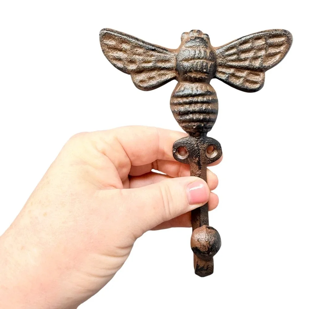 Cast Iron Bee Wall Hook Rustic Farmhouse Cottage Garden Decor Honeybee Bumblebee
